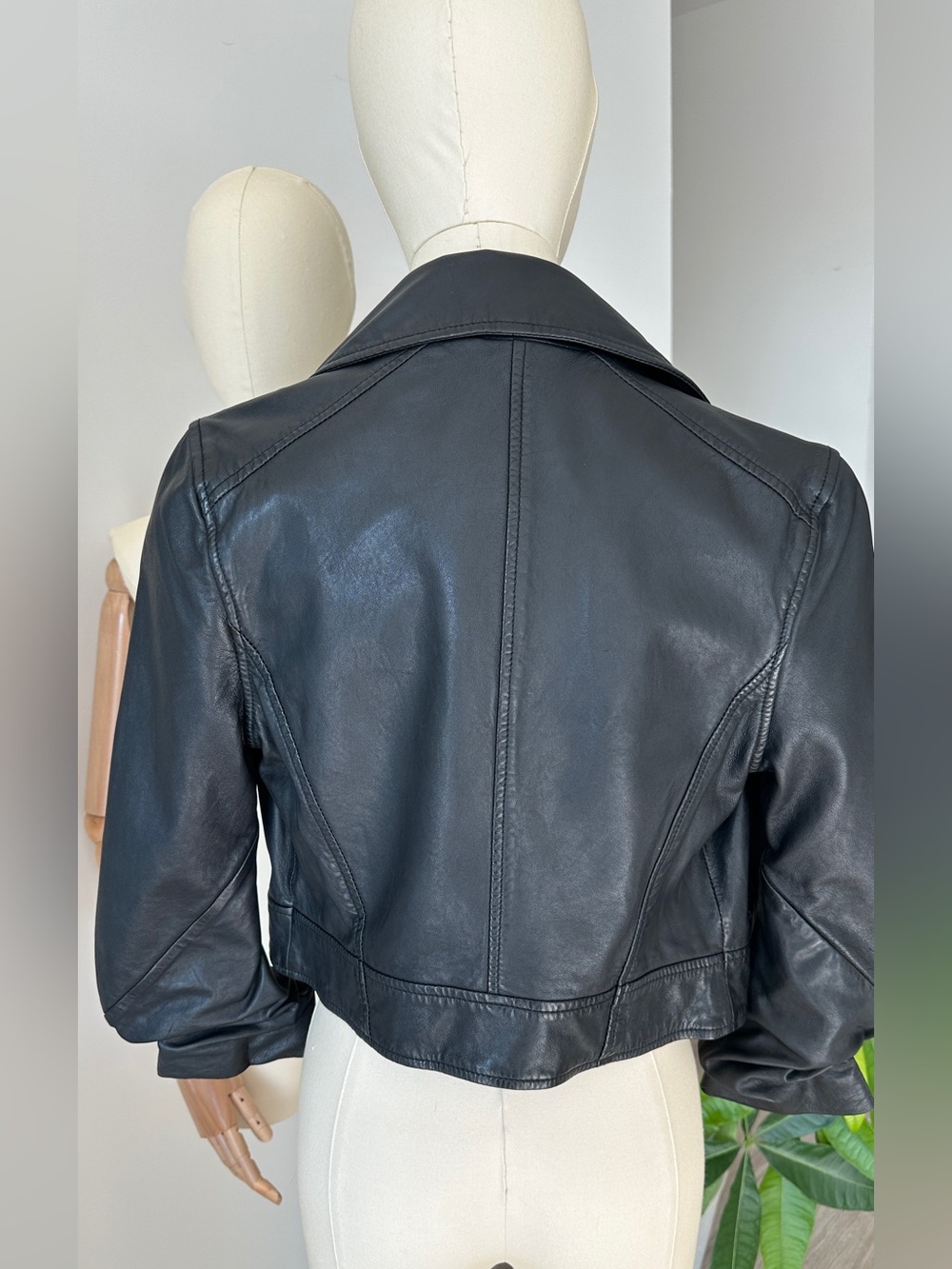 Lamarque Donna Leather jacket -
100% lamb leather - Picture 9 of 16